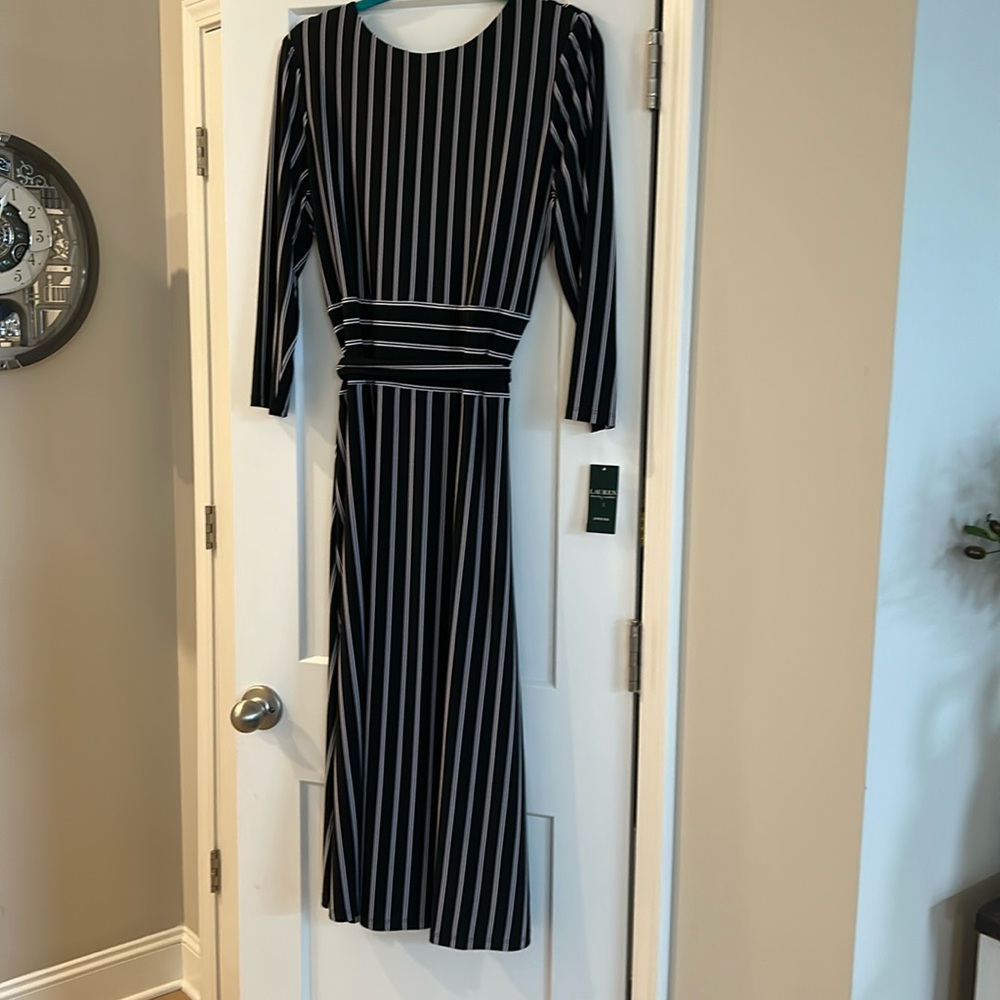 absolutely Beautiful Ralph lauren Midi Dress Black and creamy color